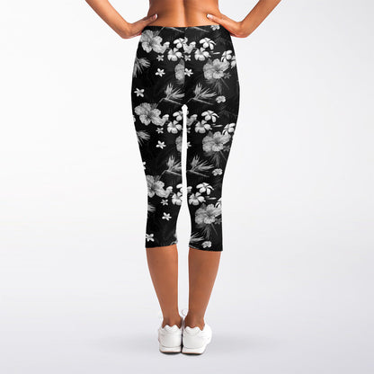 Monochrome Hawaiian Floral Print Women's Capri Leggings