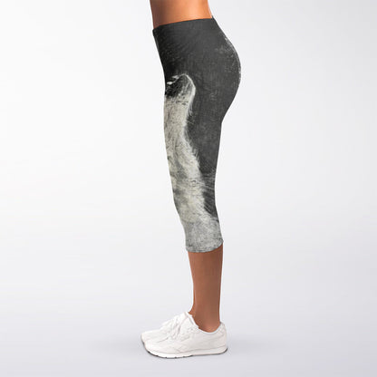 Monochrome Howling Wolf Print Women's Capri Leggings
