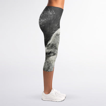 Monochrome Howling Wolf Print Women's Capri Leggings