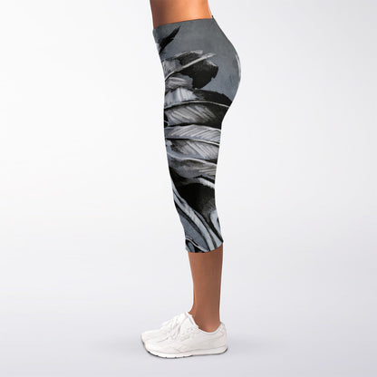 Monochrome Native Indian Portrait Print Women's Capri Leggings