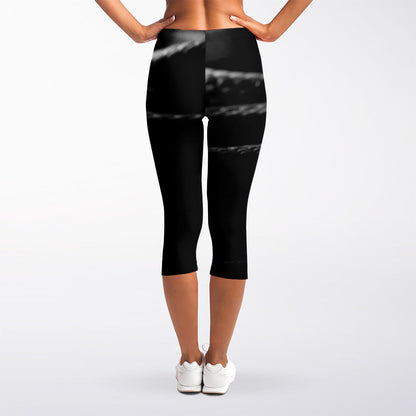 Monochrome Rhinoceros Ratsnake Print Women's Capri Leggings