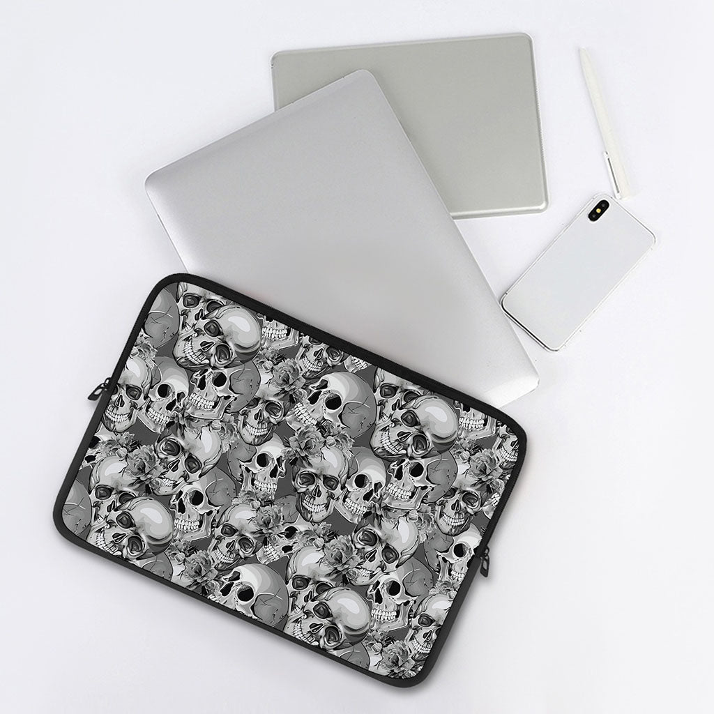 Monochrome Skull Flowers Pattern Print Laptop Sleeve