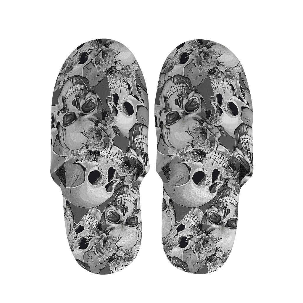 Monochrome Skull Flowers Pattern Print Slippers
