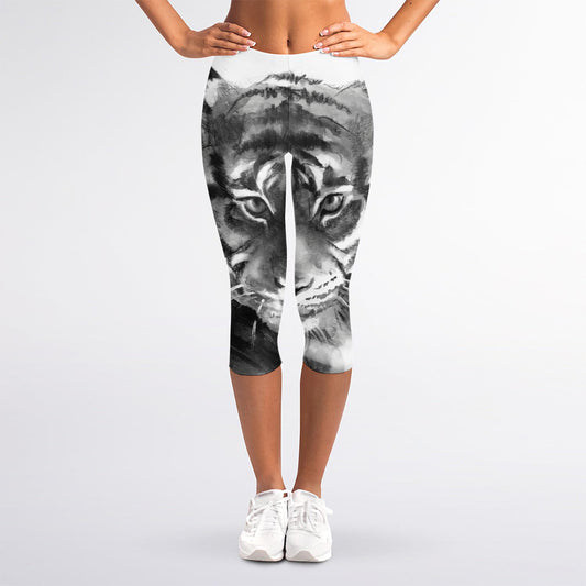 Monochrome Watercolor White Tiger Print Women's Capri Leggings
