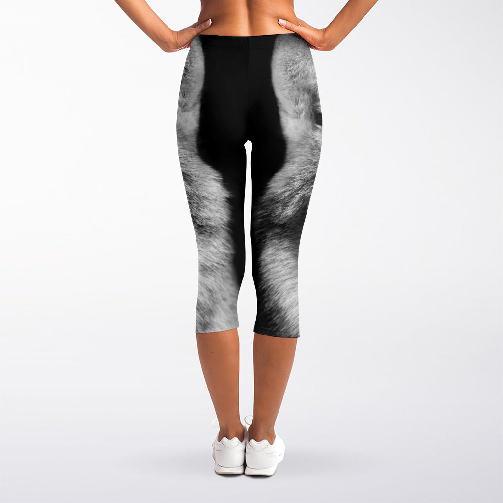 Monochrome Wolf Print Women's Capri Leggings