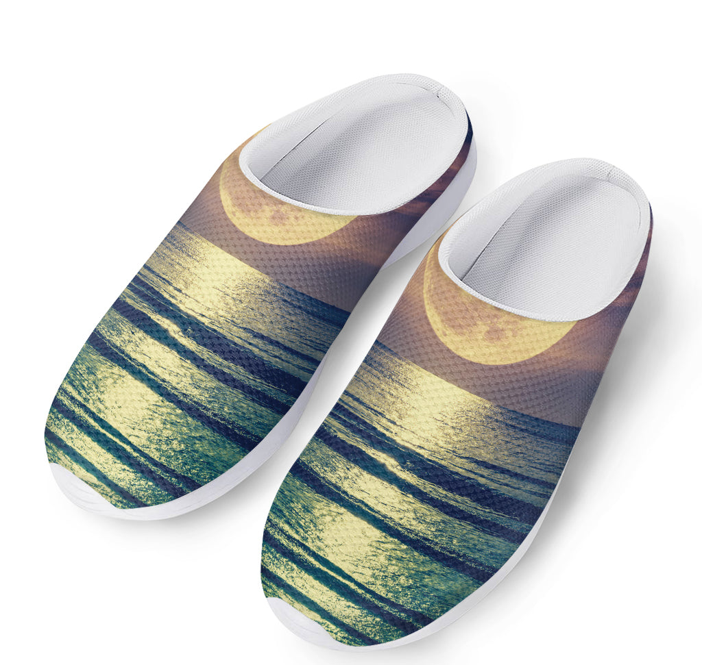 Moon Beach Print Mesh Casual Shoes