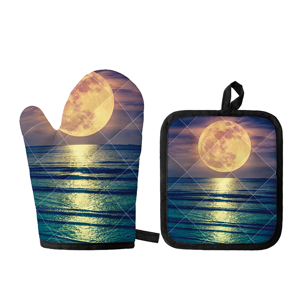 Moon Beach Print Oven Mitt And Pot Holder Set