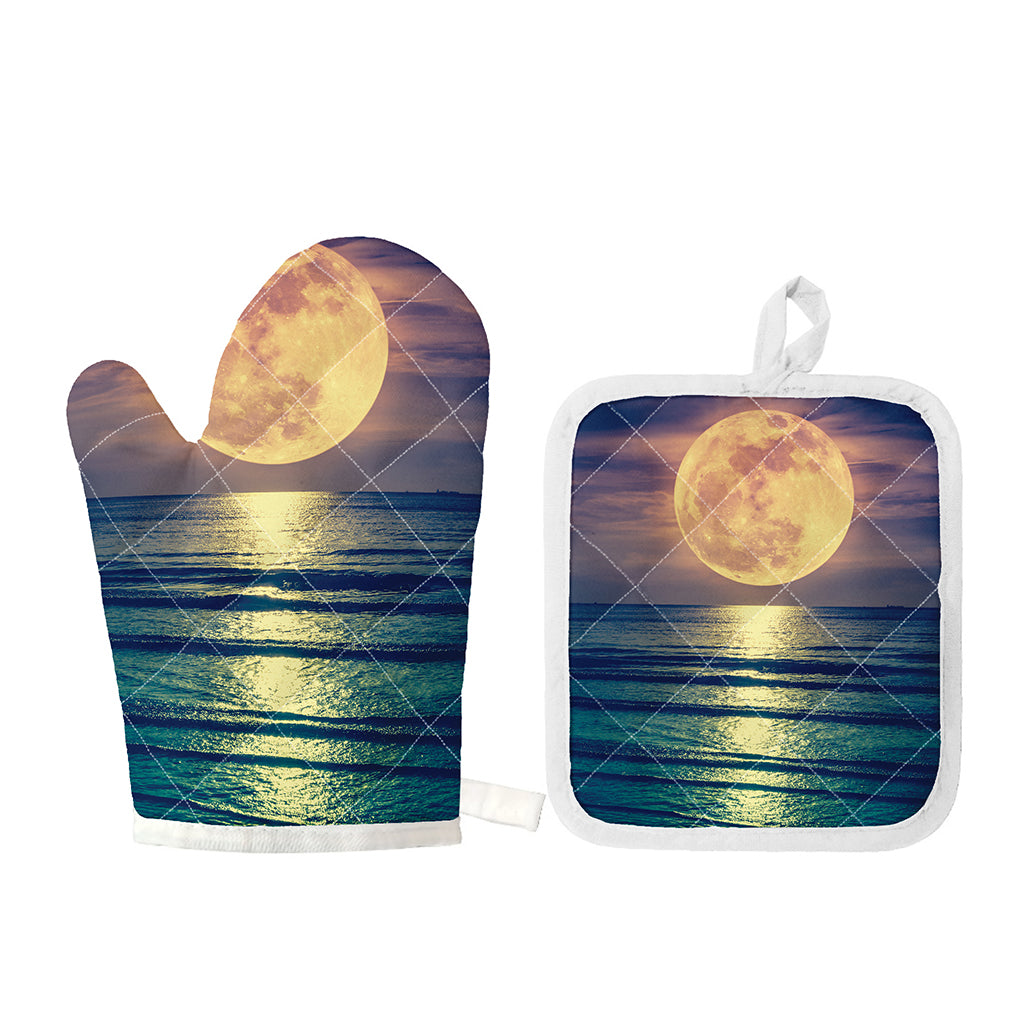 Moon Beach Print Oven Mitt And Pot Holder Set