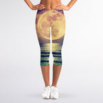 Moon Beach Print Women's Capri Leggings