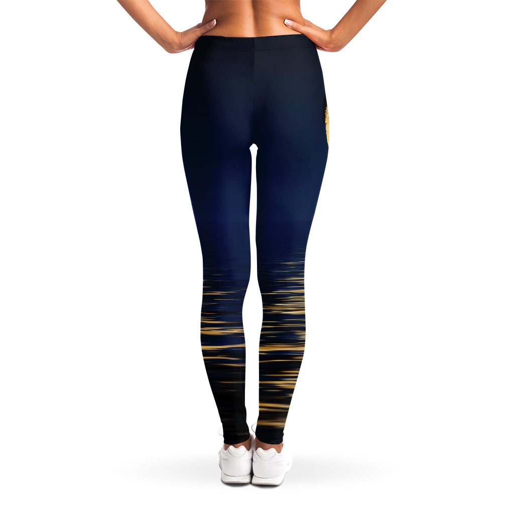 Moonlight On The Sea Print Women's Leggings