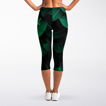 Natural Green Leaf Print Women's Capri Leggings