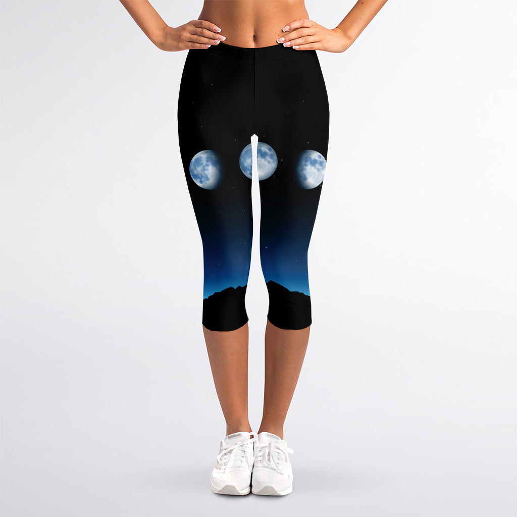 Night Sky And Moon Phase Print Women's Capri Leggings