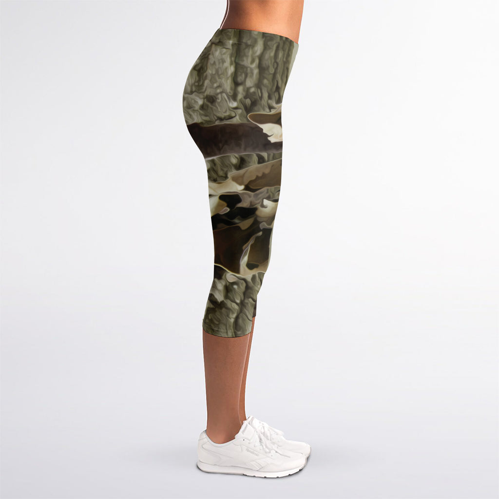 Oak Tree Hunting Camouflage Print Women's Capri Leggings