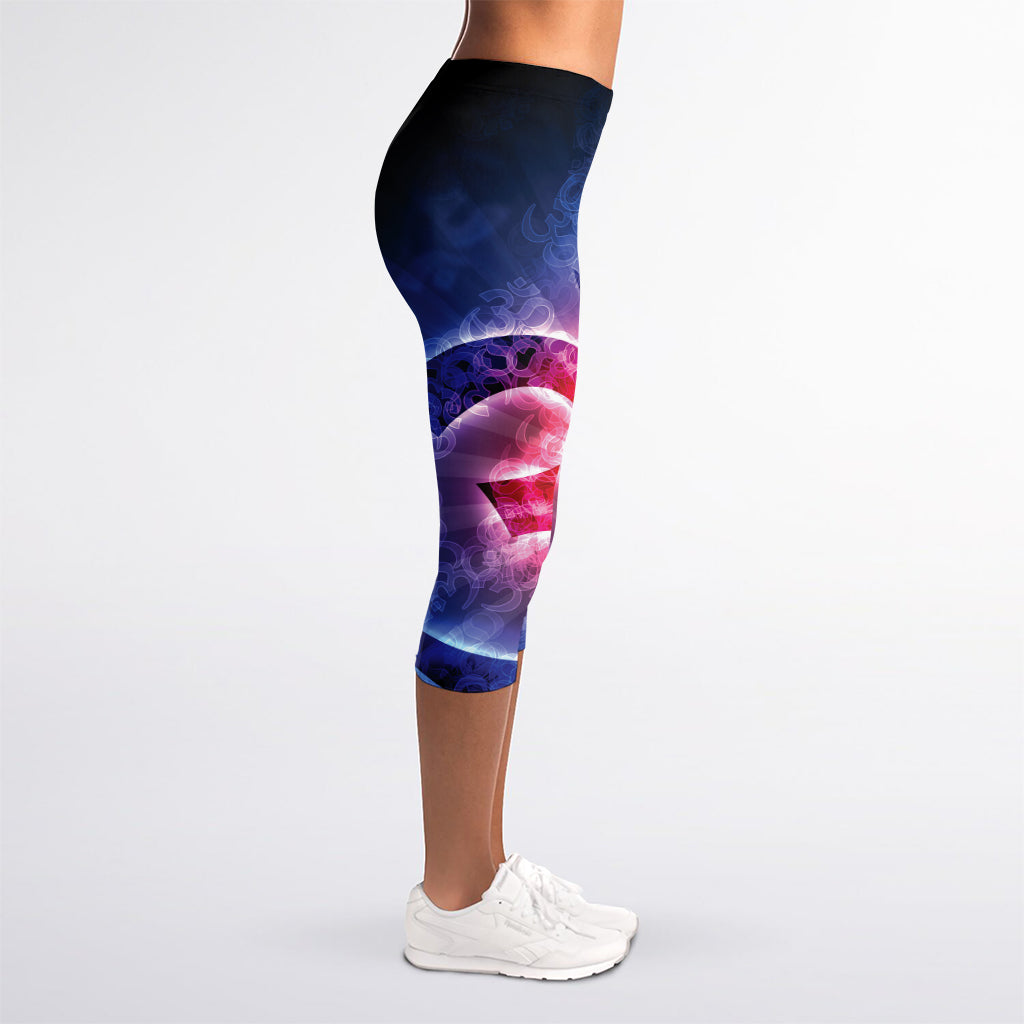 Om Sign Print Women's Capri Leggings