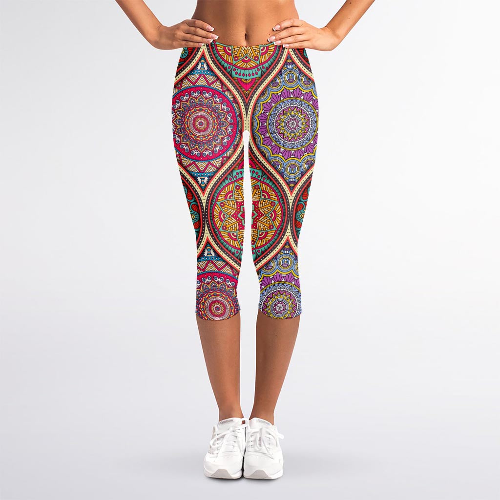 Oval Bohemian Mandala Patchwork Print Women's Capri Leggings
