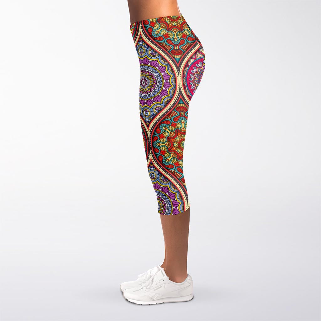 Oval Bohemian Mandala Patchwork Print Women's Capri Leggings