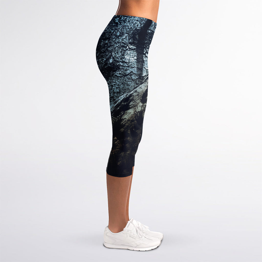 Owl At Night Print Women's Capri Leggings