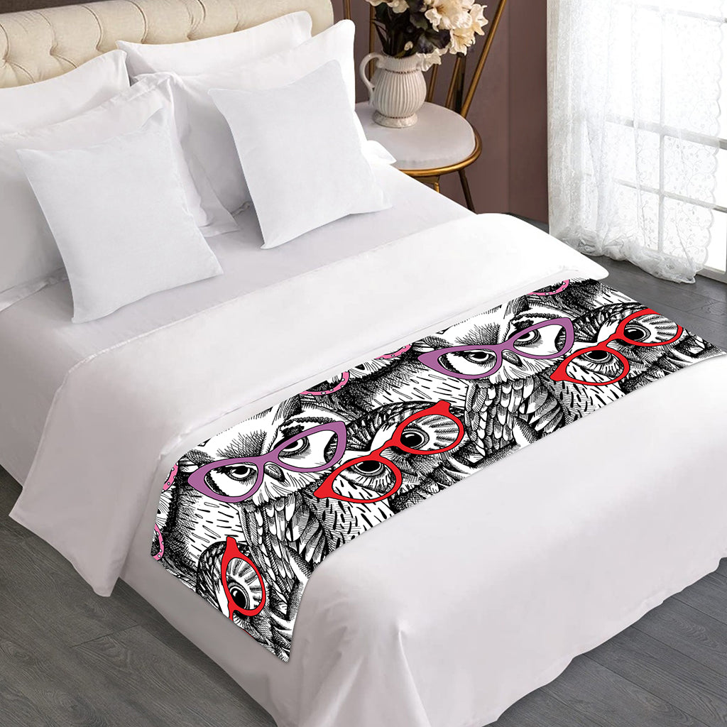 Owl With Glasses Pattern Print Bed Runner