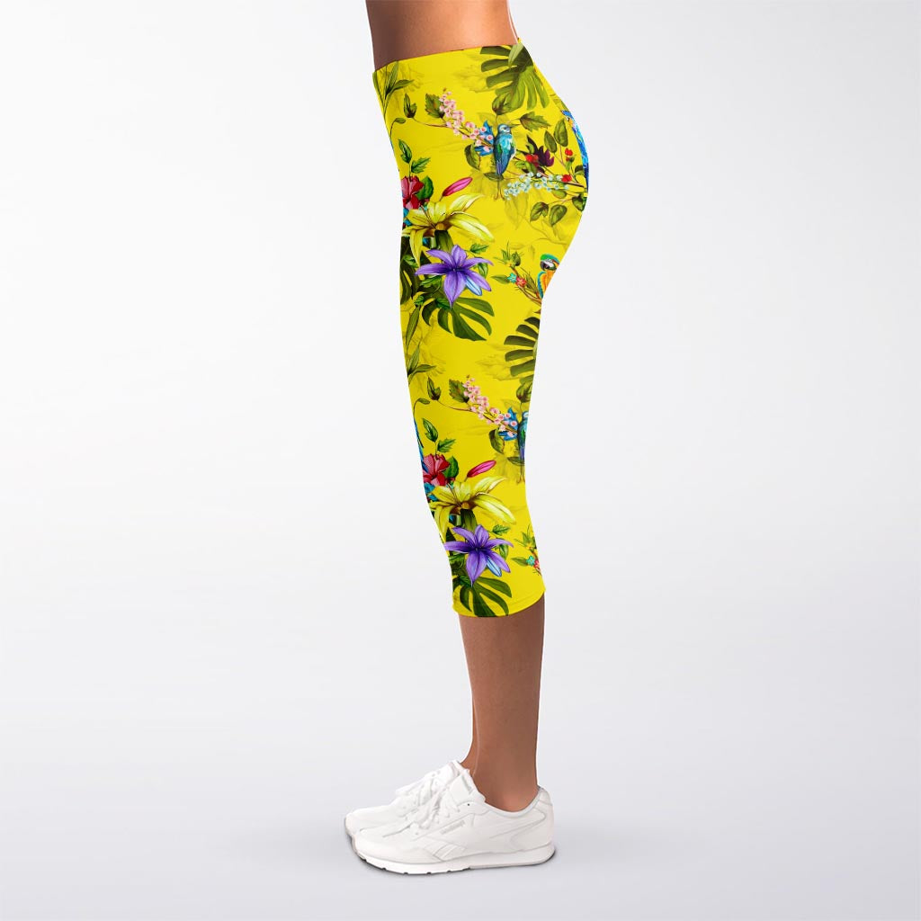 Parrot Tropical Pattern Print Women's Capri Leggings