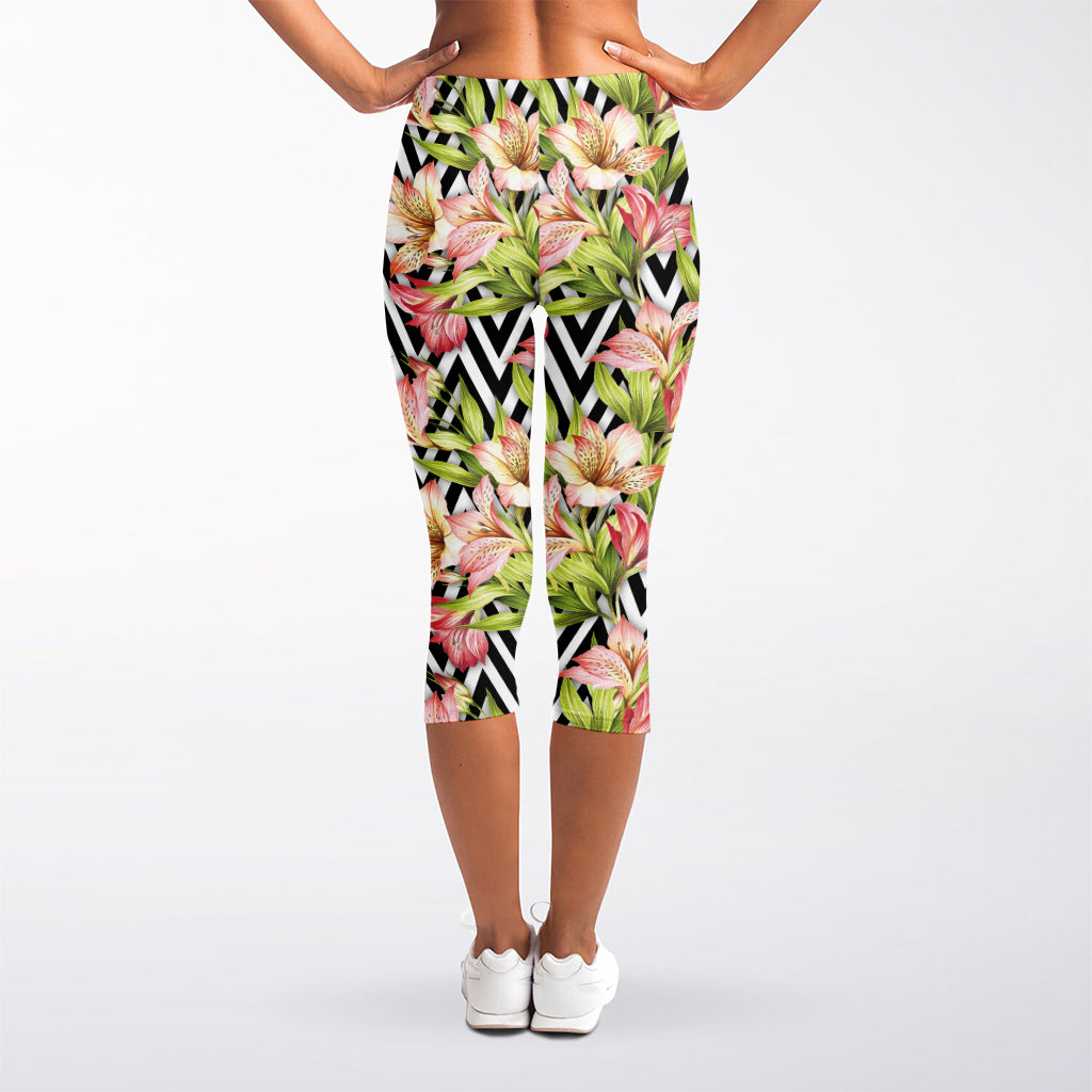 Pastel Alstroemeria Zigzag Pattern Print Women's Capri Leggings