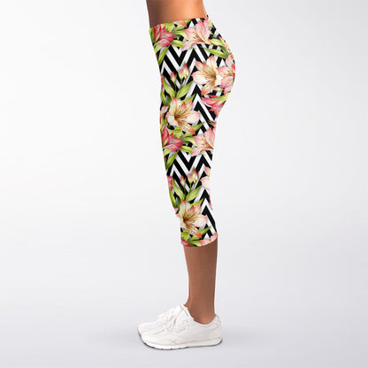 Pastel Alstroemeria Zigzag Pattern Print Women's Capri Leggings