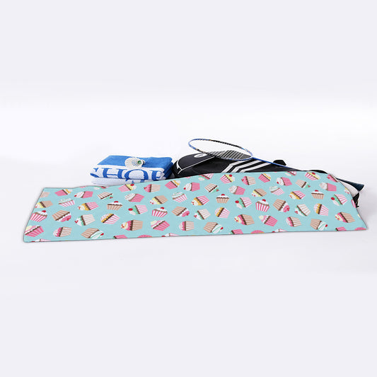 Pastel Cupcake Pattern Print Sports Towel