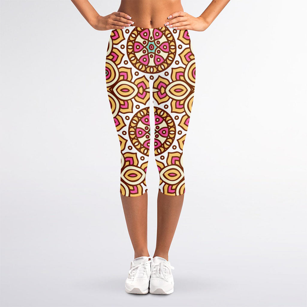 Pastel Ethnic Mandala Print Women's Capri Leggings