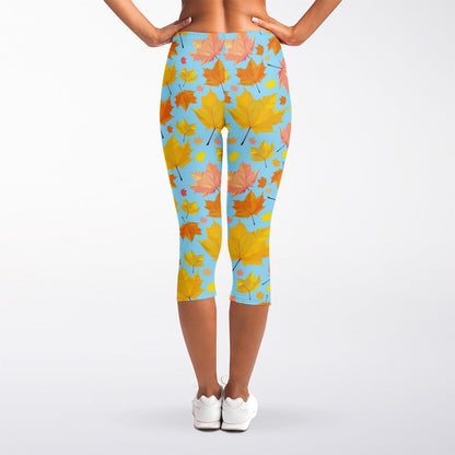 Pastel Maple Leaves Pattern Print Women's Capri Leggings