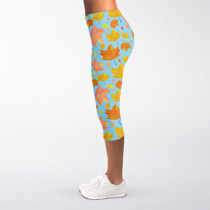 Pastel Maple Leaves Pattern Print Women's Capri Leggings