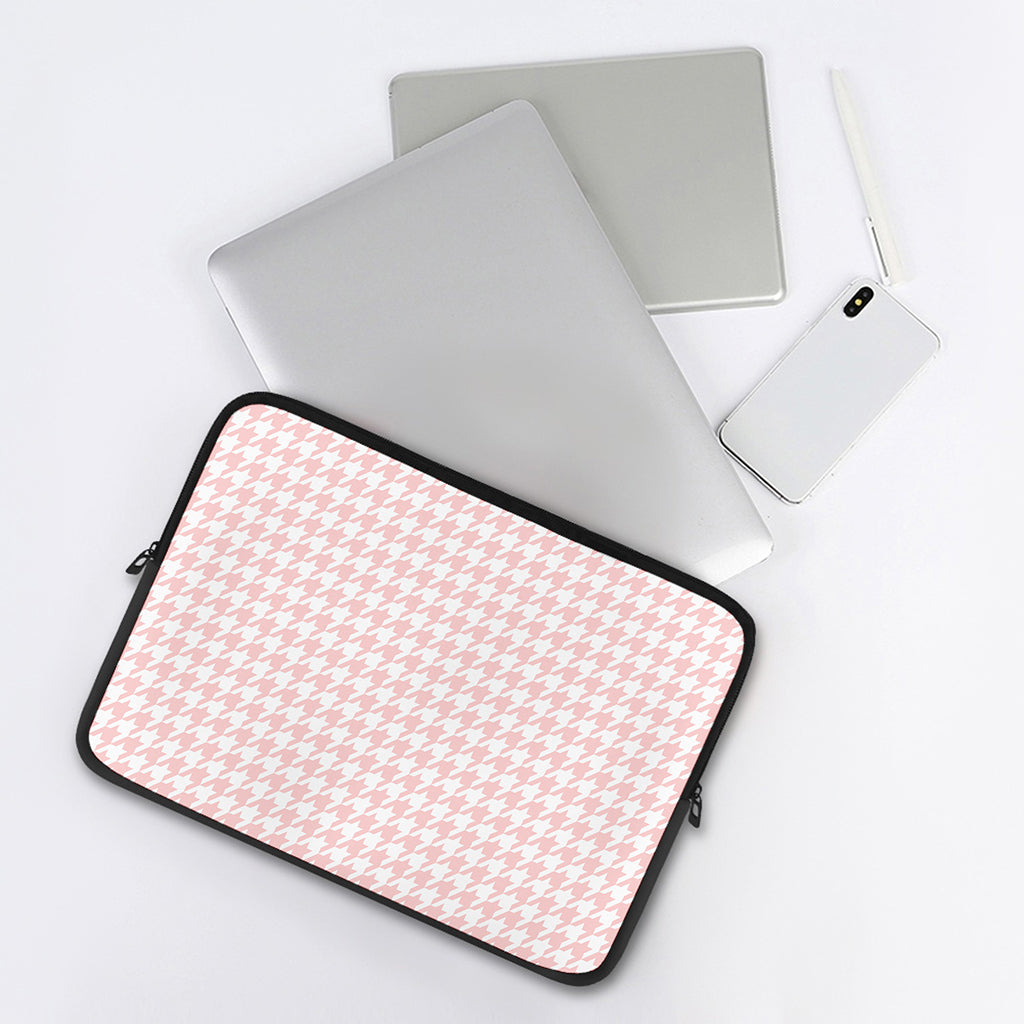 Pastel Pink And White Houndstooth Print Laptop Sleeve