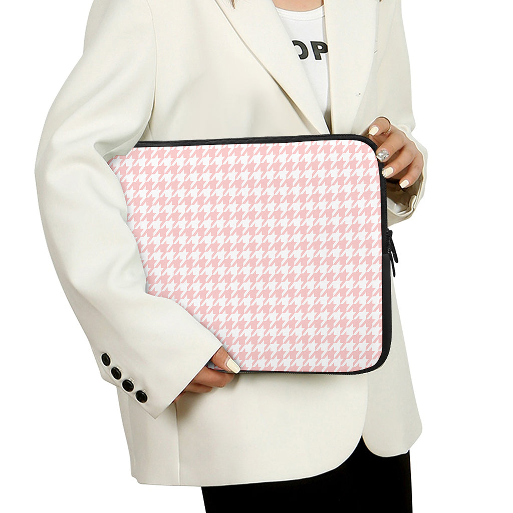 Pastel Pink And White Houndstooth Print Laptop Sleeve