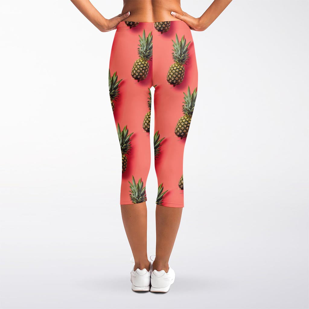 Pastel Pink Pineapple Pattern Print Women's Capri Leggings