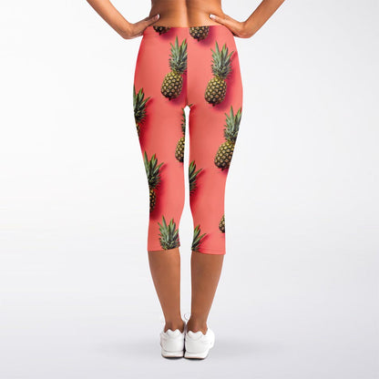 Pastel Pink Pineapple Pattern Print Women's Capri Leggings