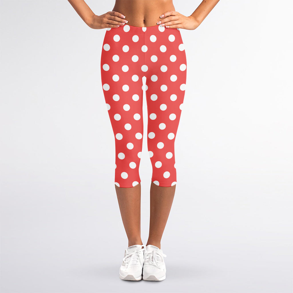 Pastel Red And White Polka Dot Print Women's Capri Leggings