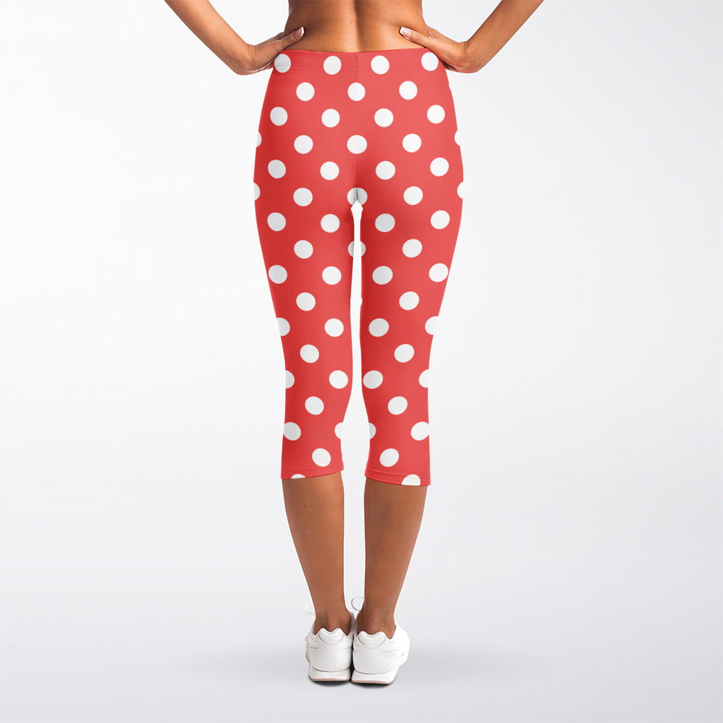 Pastel Red And White Polka Dot Print Women's Capri Leggings