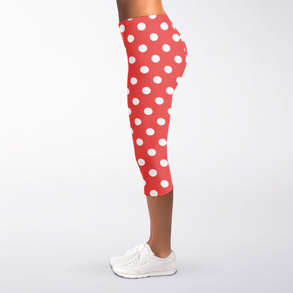 Pastel Red And White Polka Dot Print Women's Capri Leggings