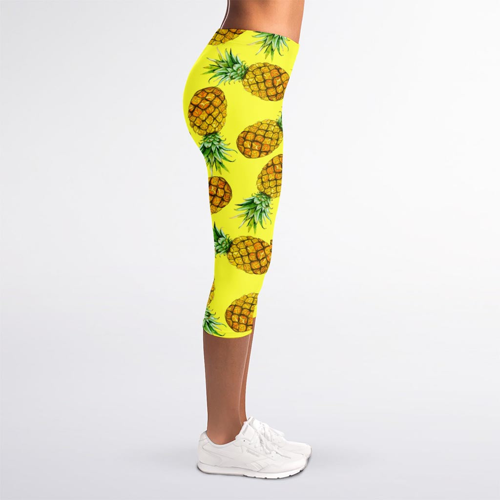 Pastel Yellow Pineapple Pattern Print Women's Capri Leggings