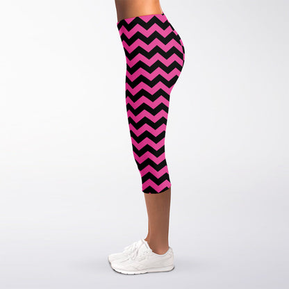 Pink And Black Chevron Pattern Print Women's Capri Leggings