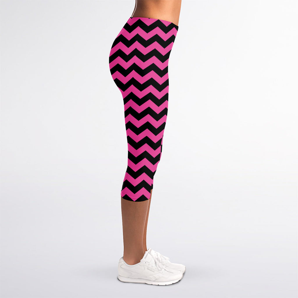 Pink And Black Chevron Pattern Print Women's Capri Leggings
