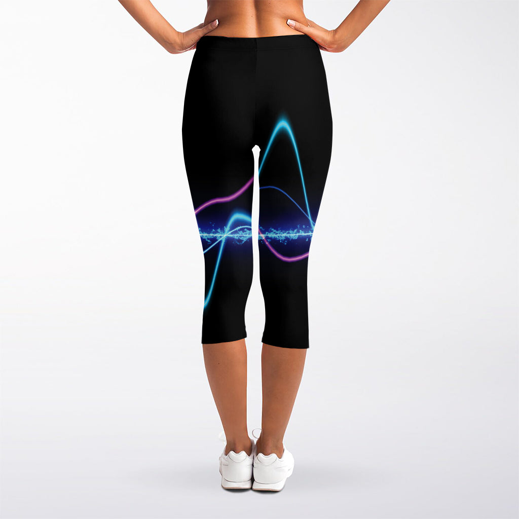 Pink And Teal Sound Wave Print Women's Capri Leggings