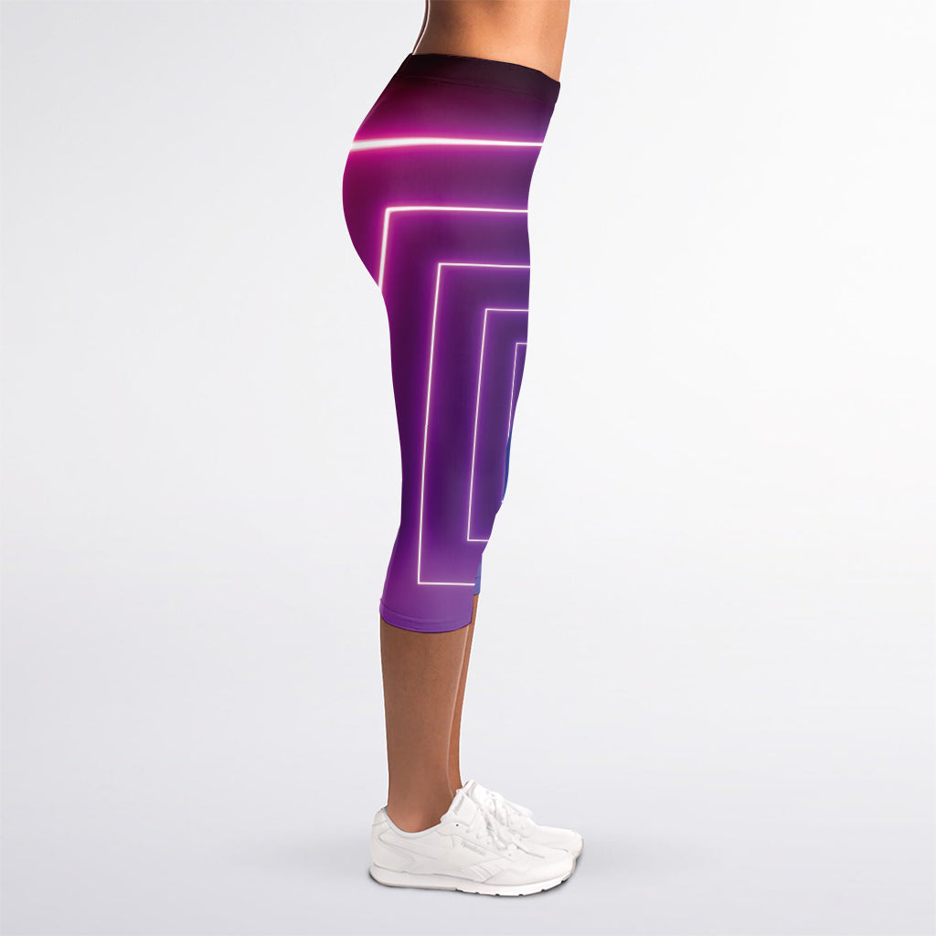 Pink And Teal Tunnel Lights Print Women's Capri Leggings