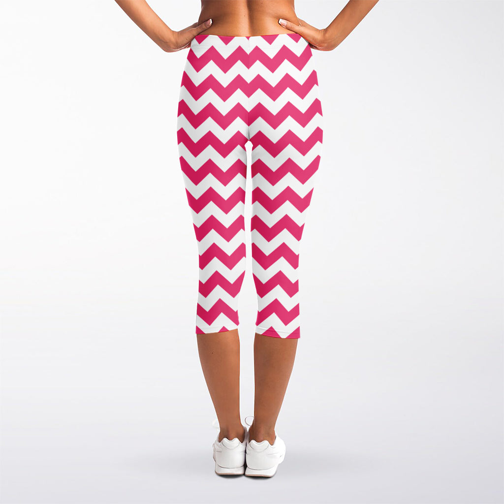 Pink And White Chevron Pattern Print Women's Capri Leggings