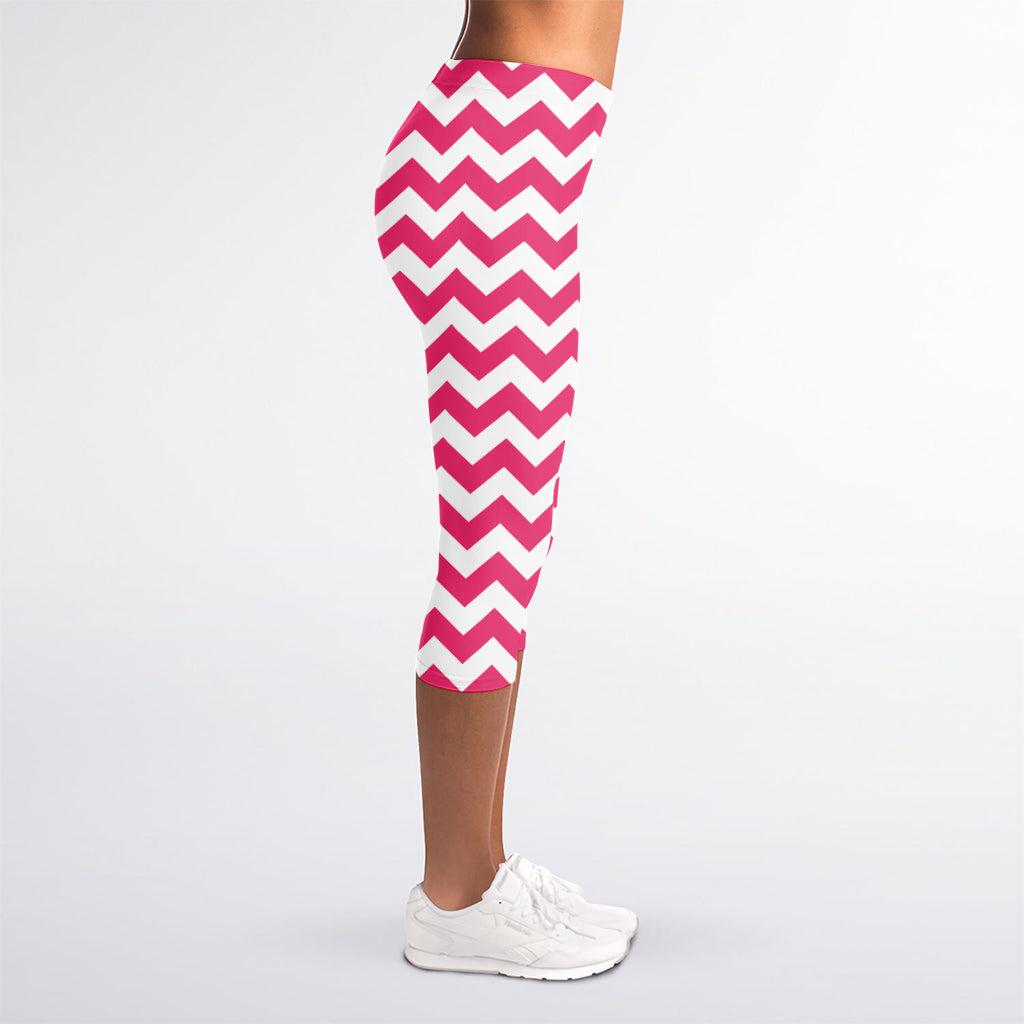 Pink And White Chevron Pattern Print Women's Capri Leggings
