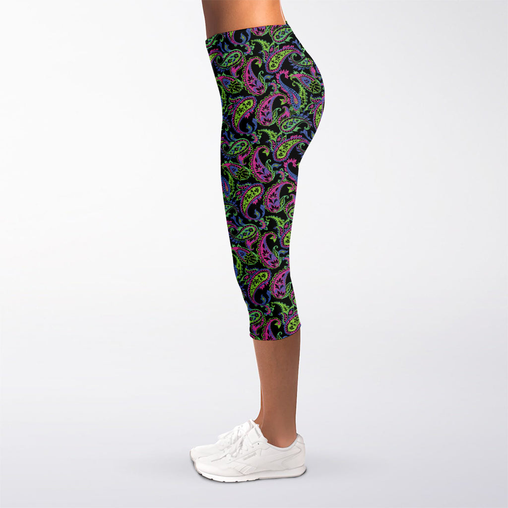 Pink Blue And Green Paisley Print Women's Capri Leggings