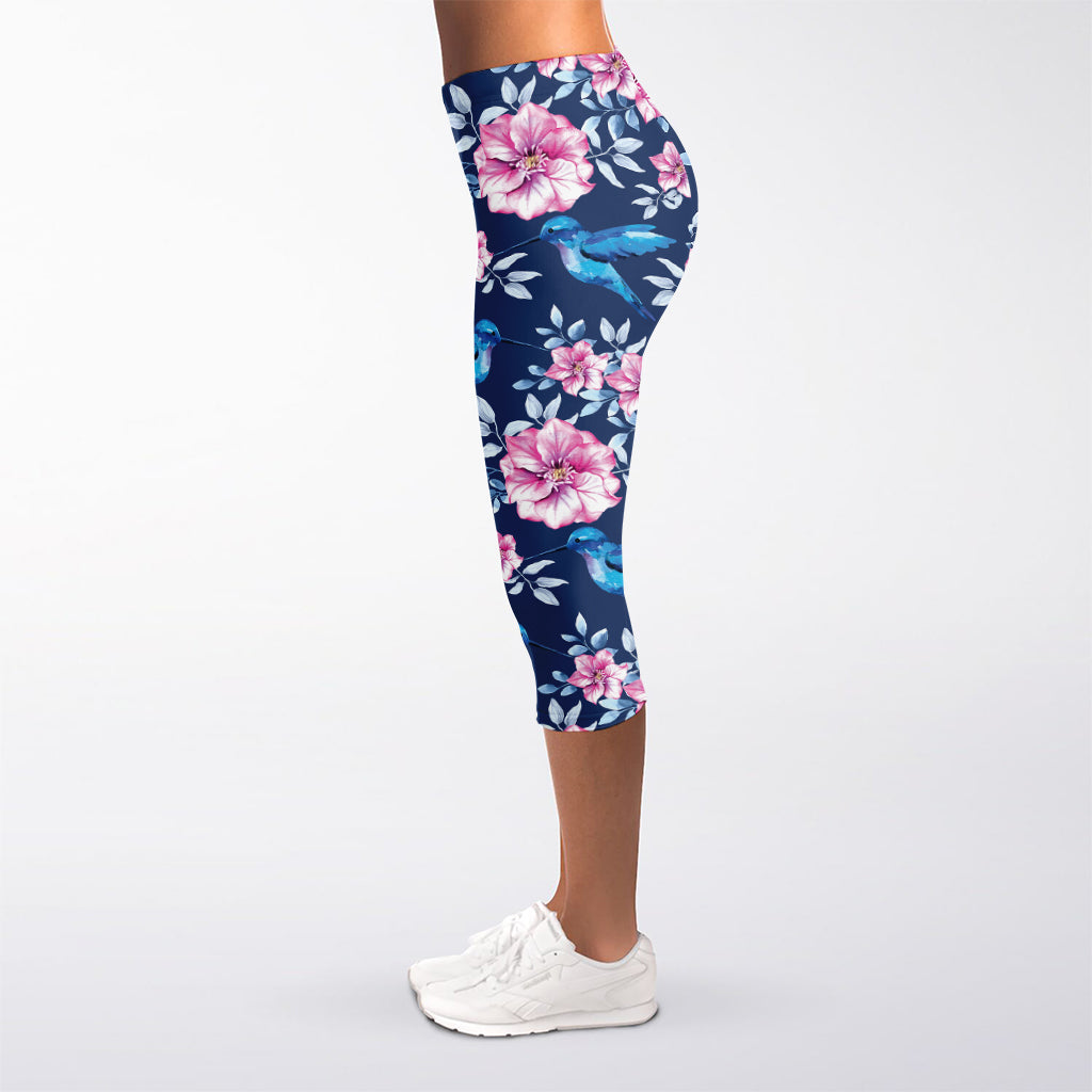 Pink Flowers And Hummingbird Print Women's Capri Leggings