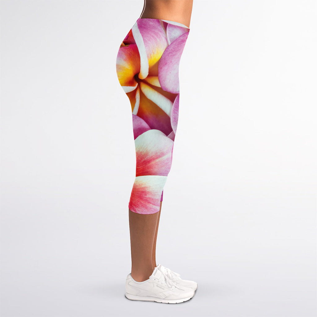 Pink Frangipani Flower Print Women's Capri Leggings