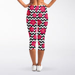 Pink Hibiscus Zigzag Pattern Print Women's Capri Leggings