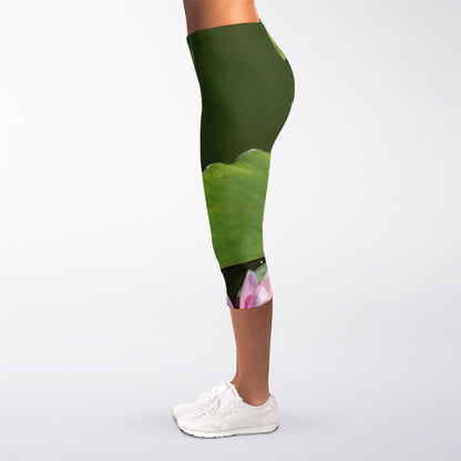 Pink Water Lilies Print Women's Capri Leggings