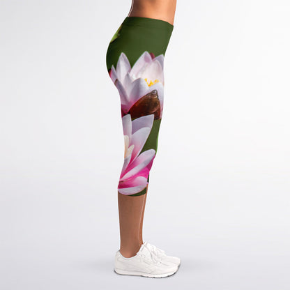 Pink Water Lilies Print Women's Capri Leggings