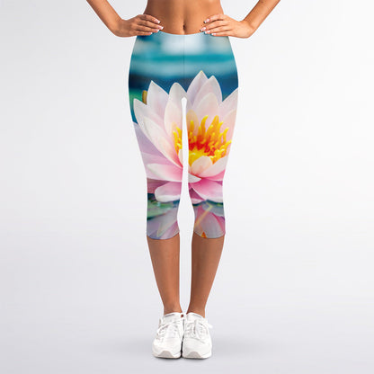 Pink Water Lily Print Women's Capri Leggings